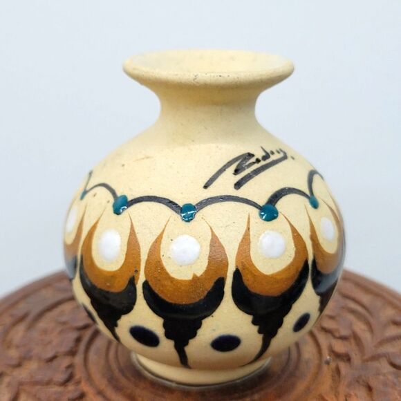 Vintage Zadar Hand Painted Miniature Vase – Yugoslavia Pottery – Abstract Floral - Picture 7 of 15